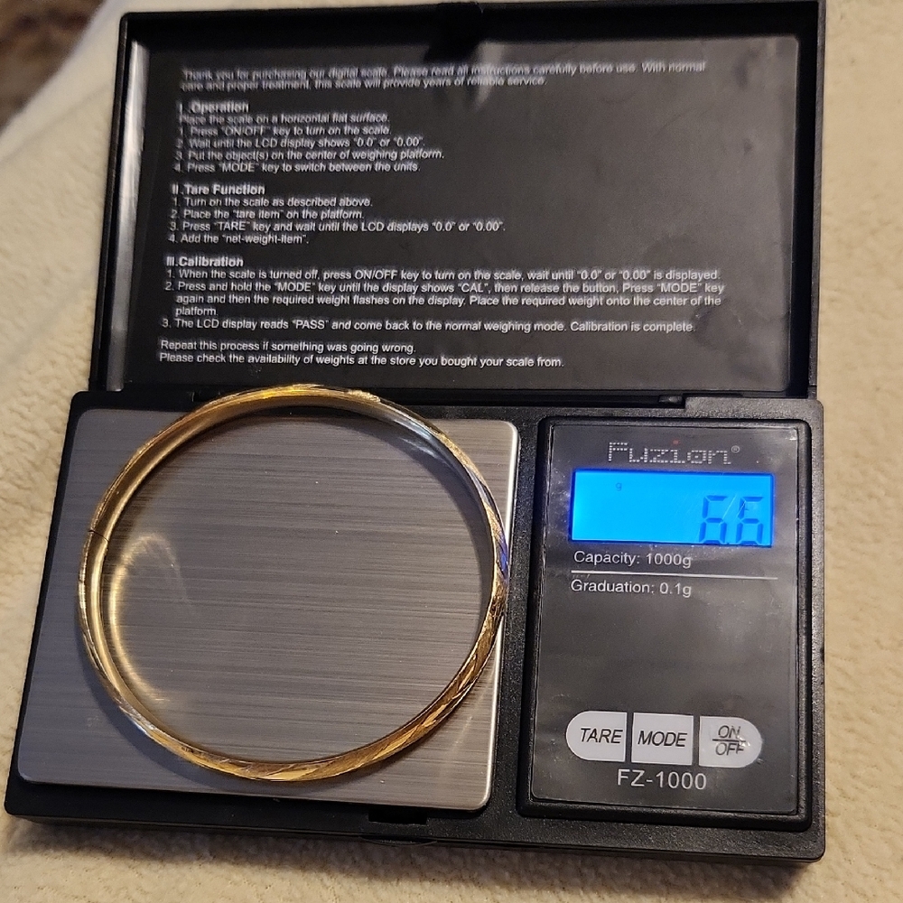 10K Gold Bangle Bracelet 6.6 Grams